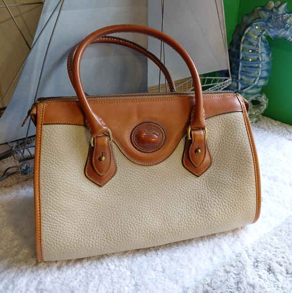 Dooney & Bourke Handbags - Dooney & Bourke Leather Satchel Handbag Purse Bag Cream Pearl Tan Vintage